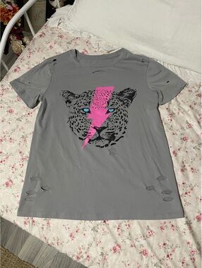 Distressed Leopard Graphic T\-Shirt
